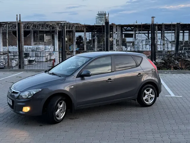 Hyundai i30 - фото 5