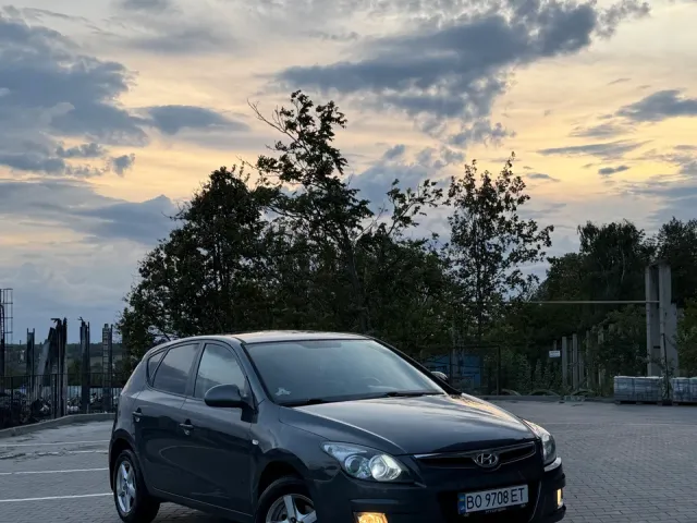 Hyundai i30 - фото 1