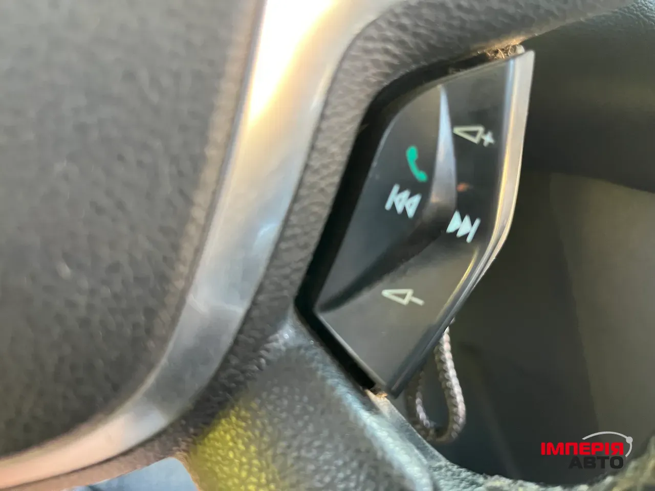 Ford Focus - фото 9