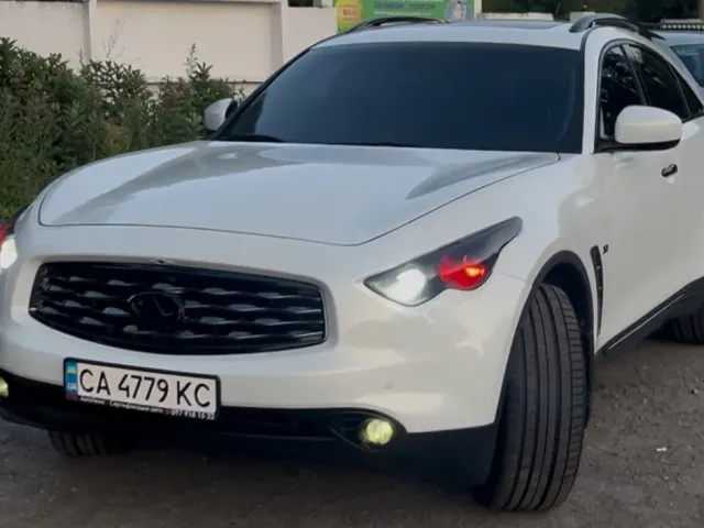 Infiniti FX - фото 1