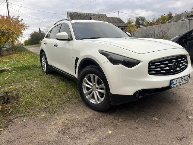 Infiniti FX - фото 1