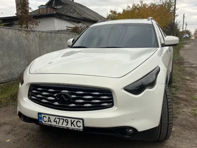 Infiniti FX - фото 2