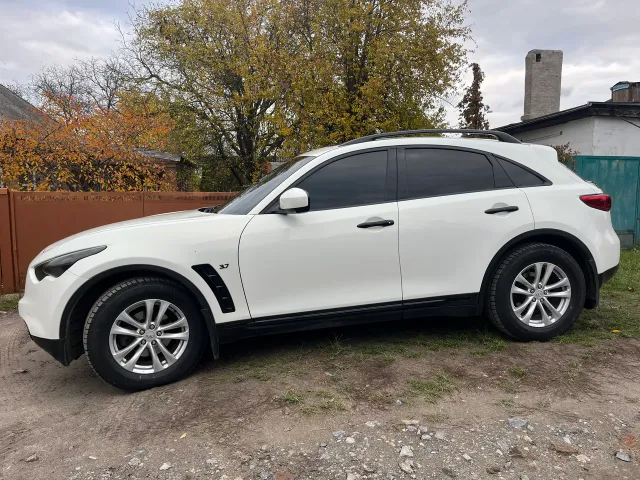 Infiniti FX - фото 5