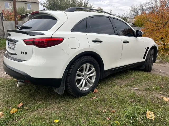 Infiniti FX - фото 4
