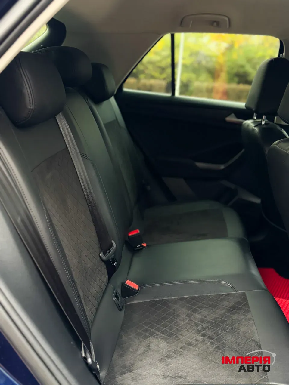 Volkswagen T-Roc - фото 11