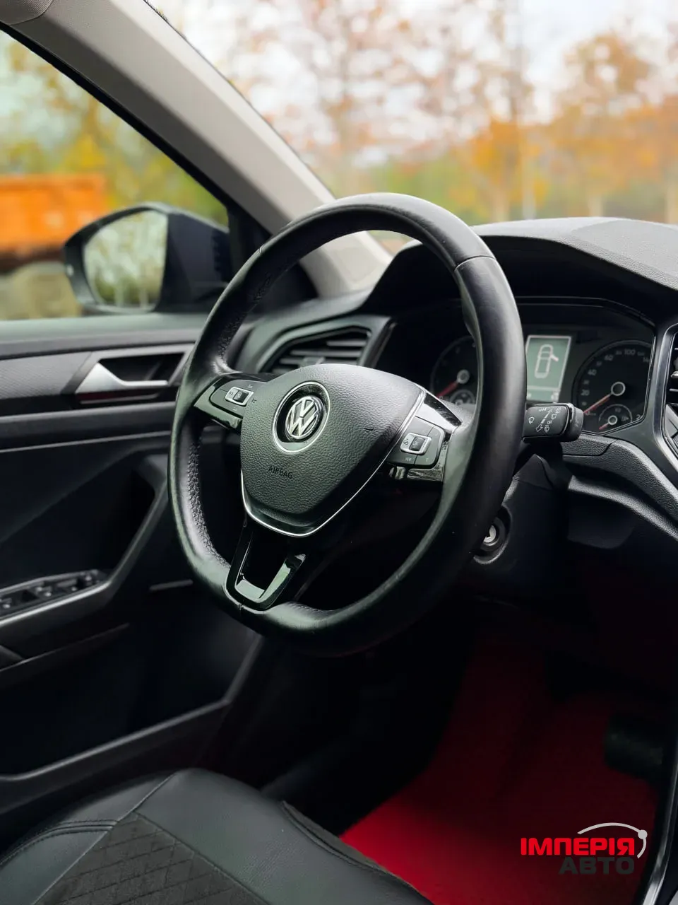 Volkswagen T-Roc - фото 9