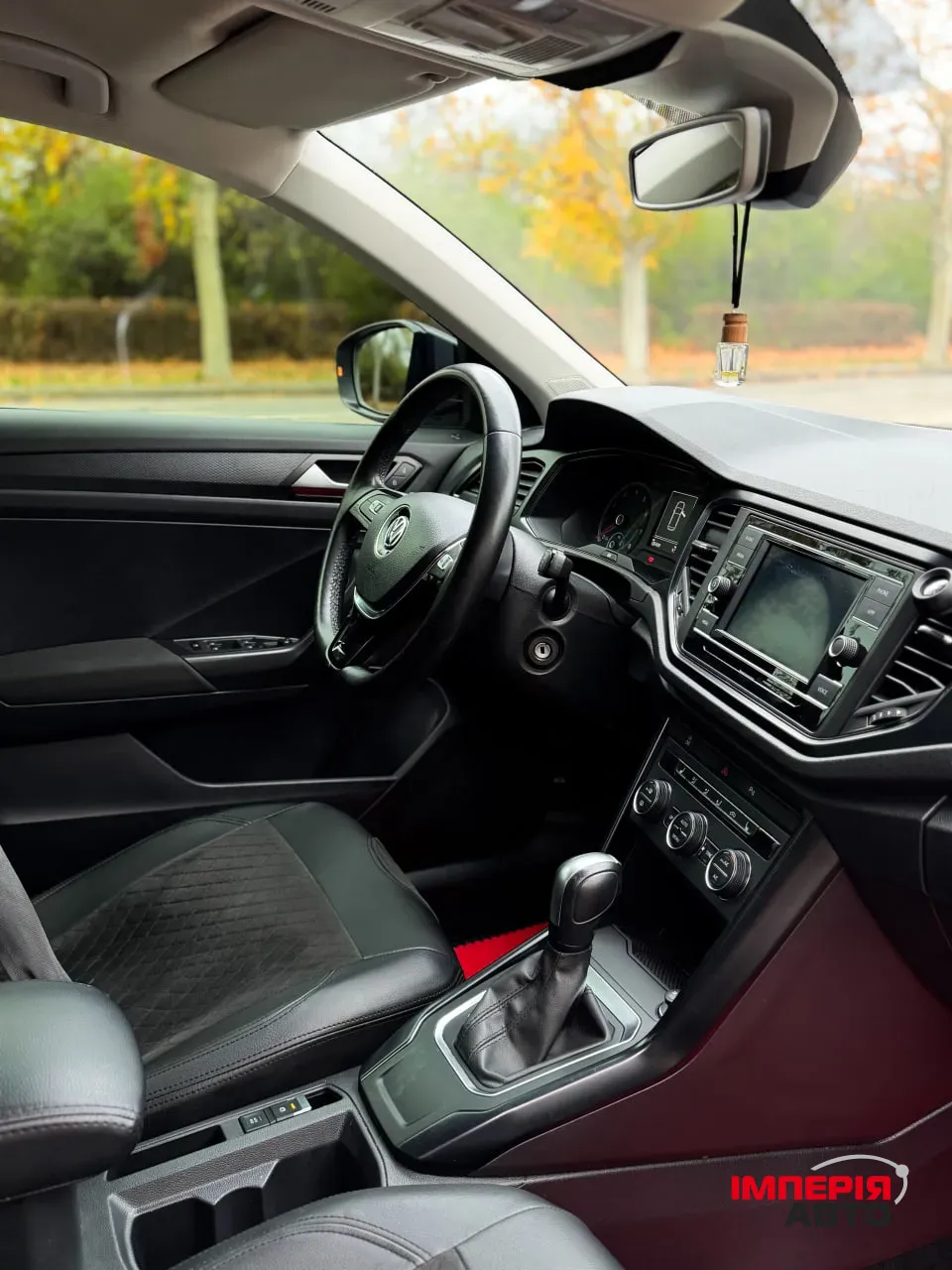 Volkswagen T-Roc - фото 10