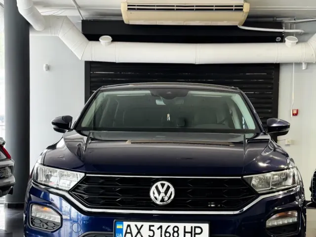 Volkswagen T-Roc - фото 1