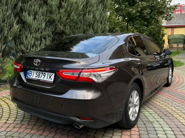 Toyota Camry - фото 5