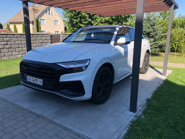 Audi Q8 - фото 1