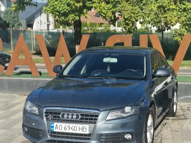 Audi A4 - фото 2