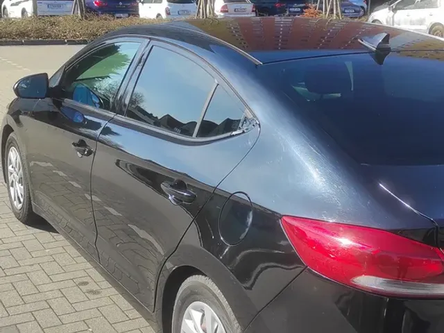 Hyundai Elantra - фото 5
