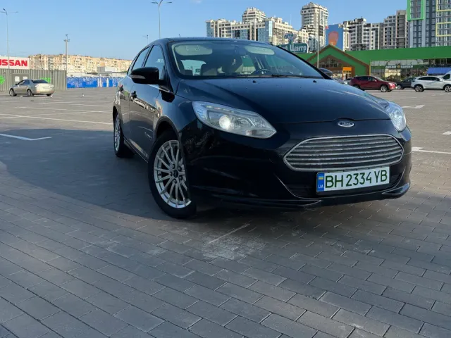 Ford Focus - фото 5