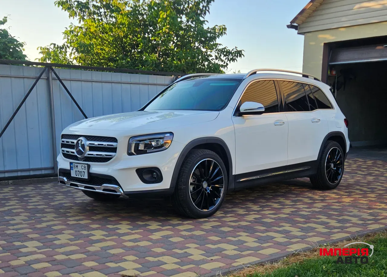 Mercedes-Benz GLB - фото 1