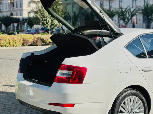 Skoda Octavia - фото 4