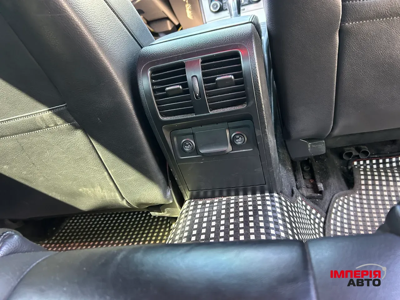 Volkswagen Passat CC - фото 16