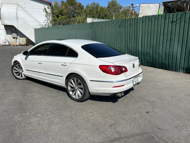 Volkswagen Passat CC - фото 3