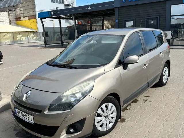 Renault Scenic - фото 4