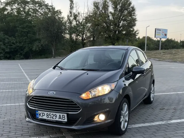 Ford Fiesta - фото 1