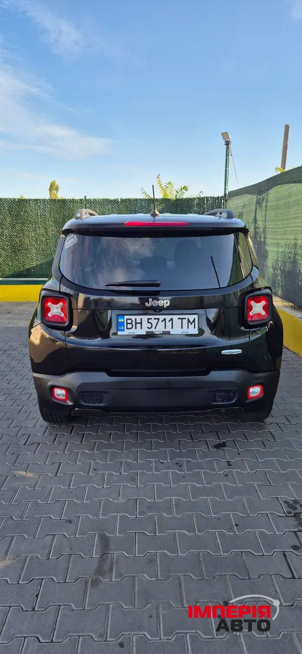 Jeep Renegade - фото 1