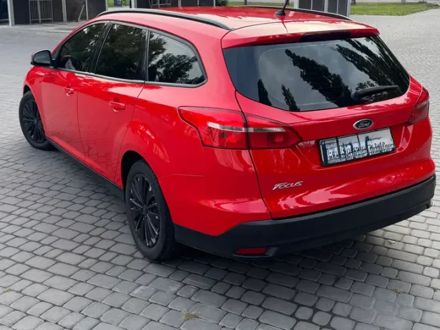 Ford Focus - фото 4