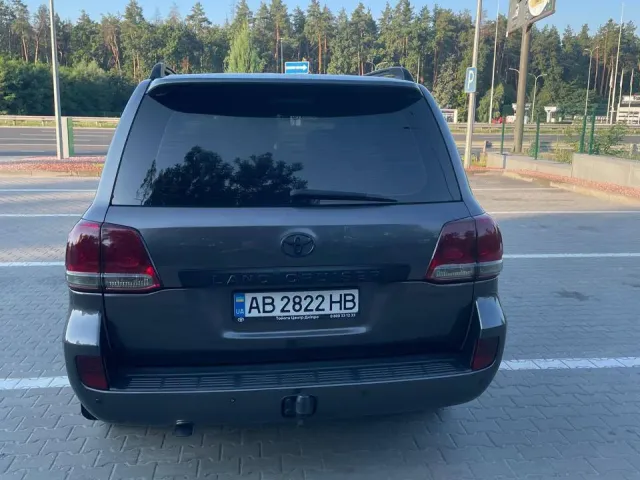 Toyota Land Cruiser - фото 4