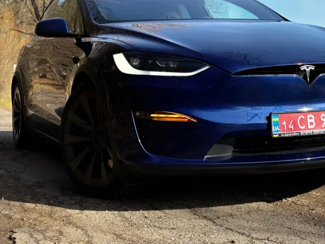 Tesla Model X - фото 1