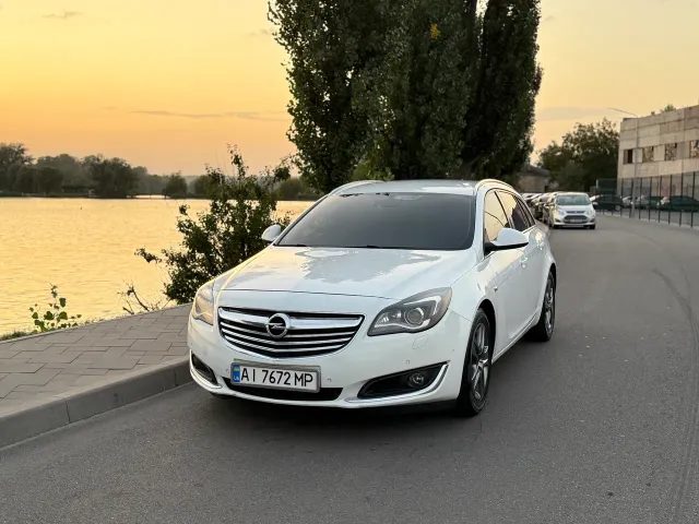 Opel Insignia - фото 1