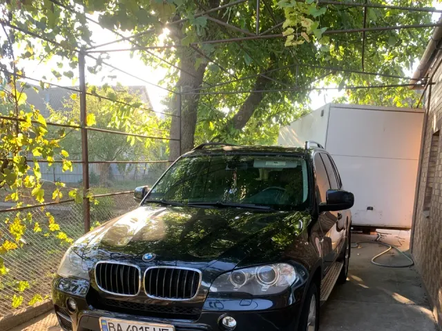 BMW X5 - фото 1