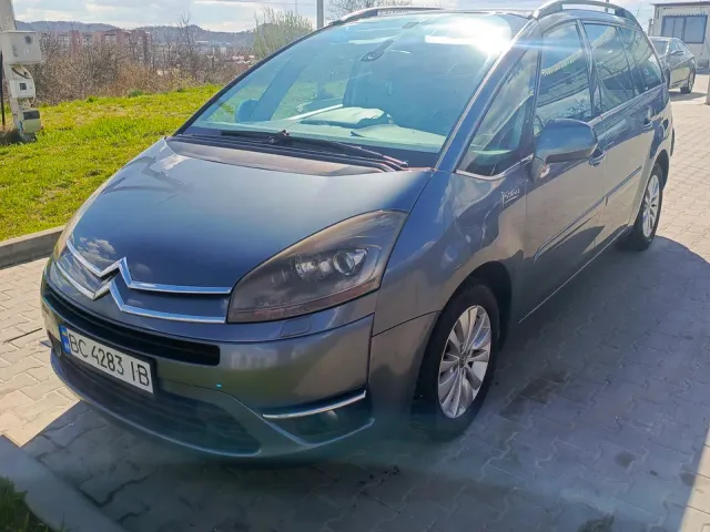 Citroen C4 Picasso - фото 2