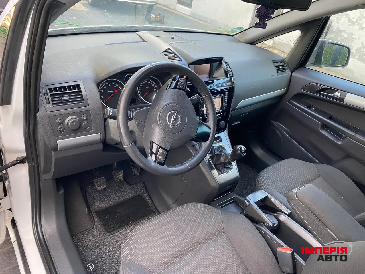 Opel Zafira - фото 24