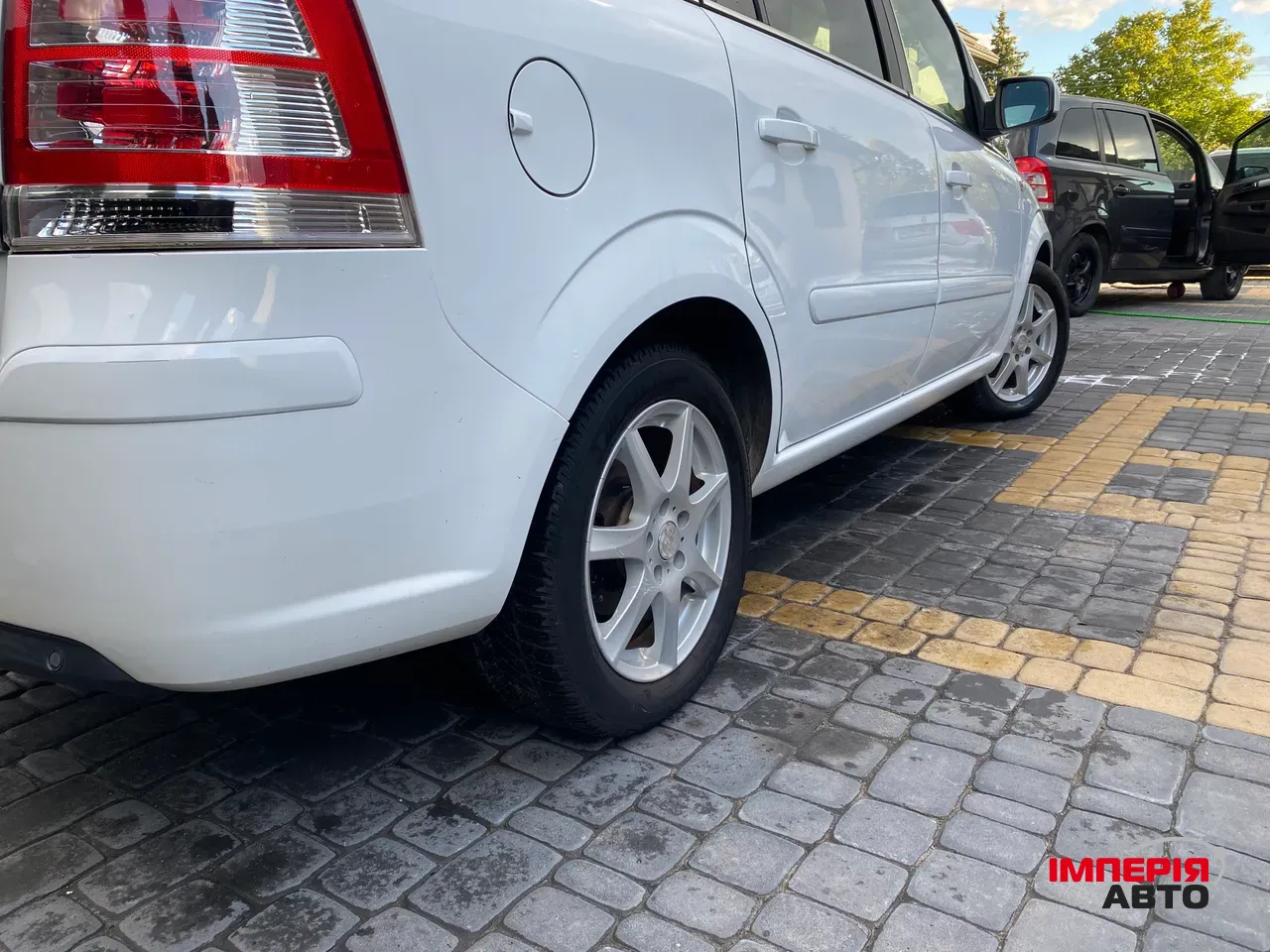 Opel Zafira - фото 16