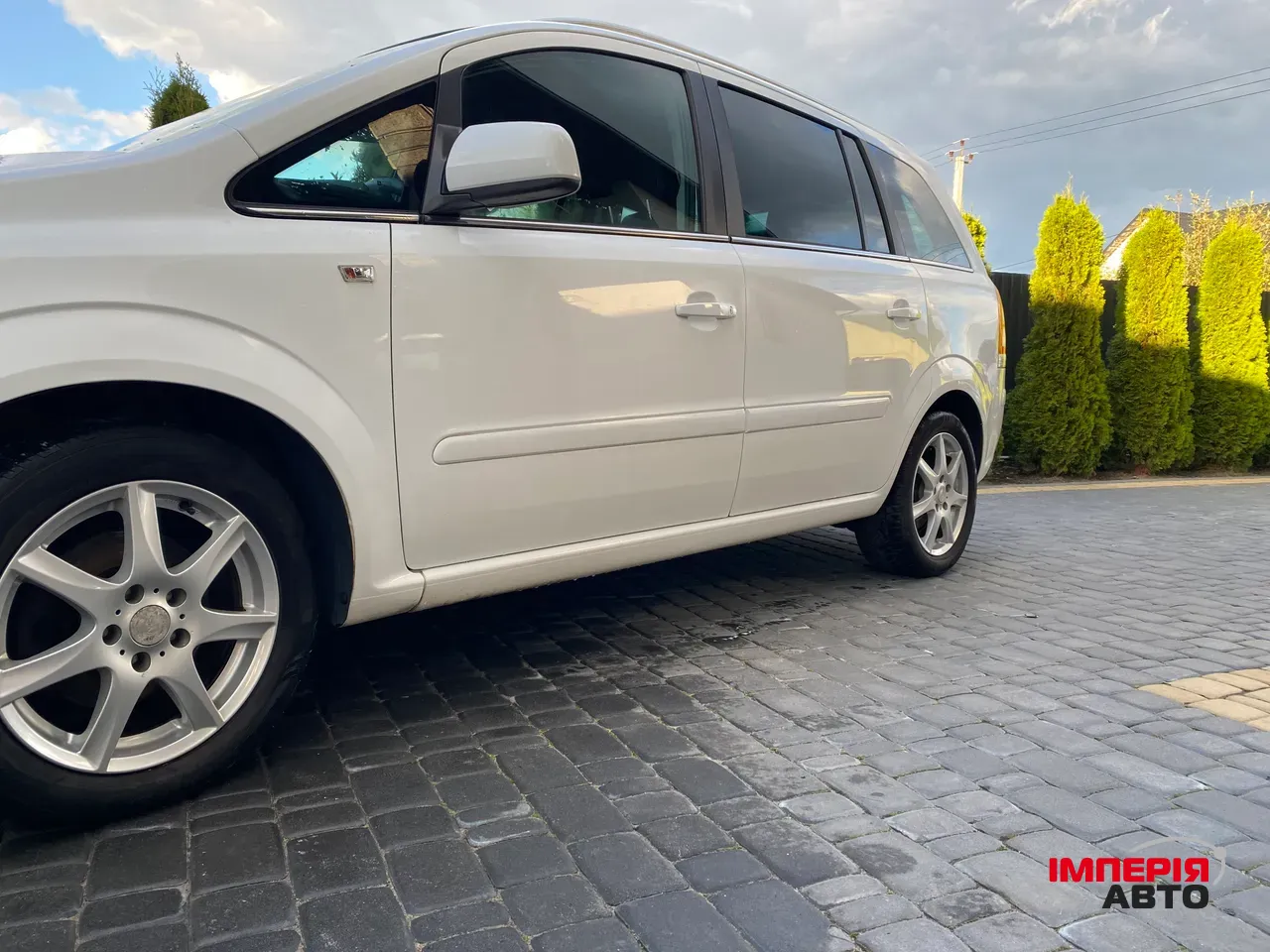 Opel Zafira - фото 7