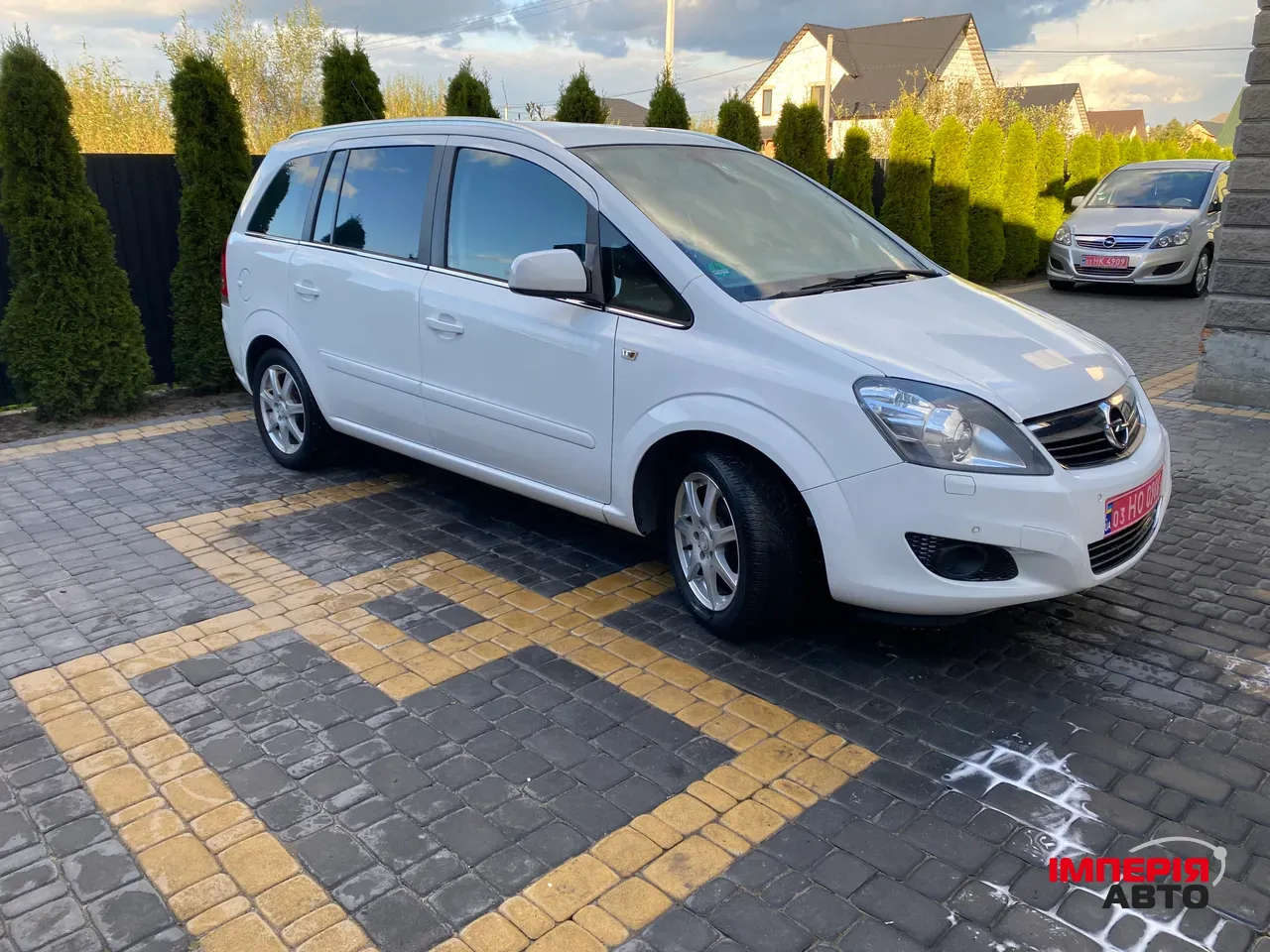 Opel Zafira - фото 13