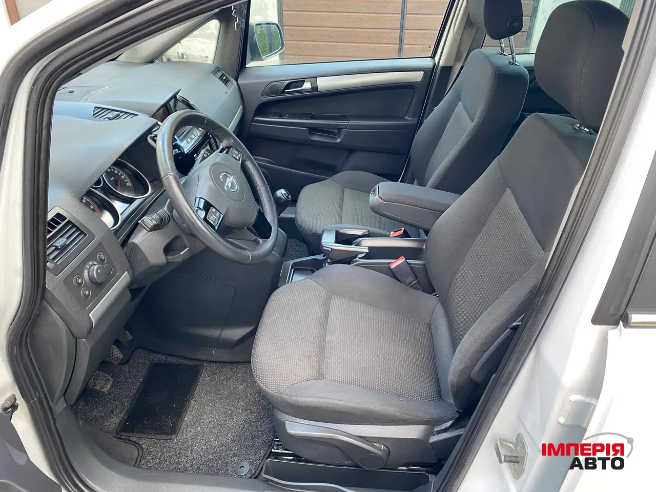 Opel Zafira - фото 23