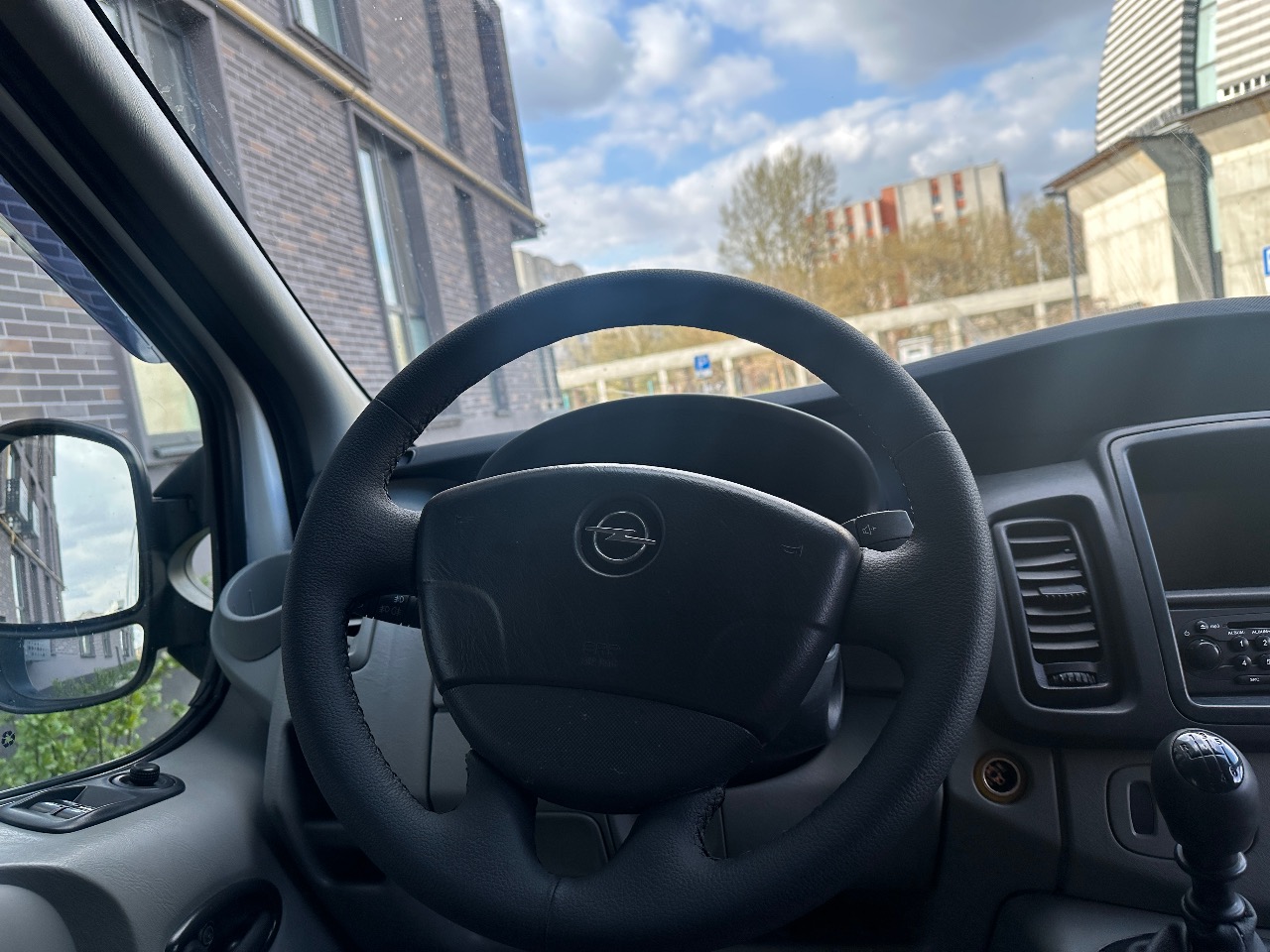 Opel Vivaro - фото 8