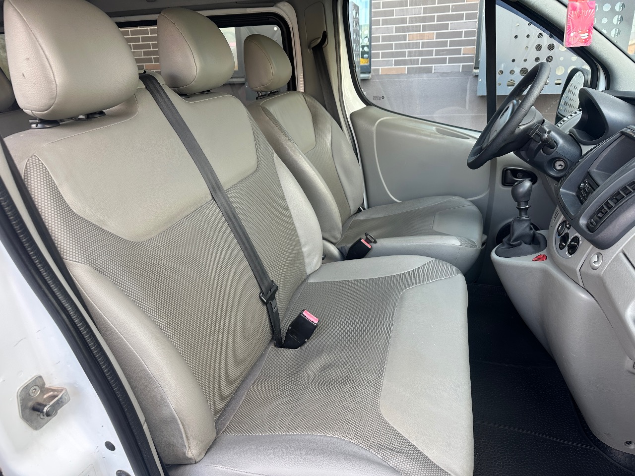 Opel Vivaro - фото 11