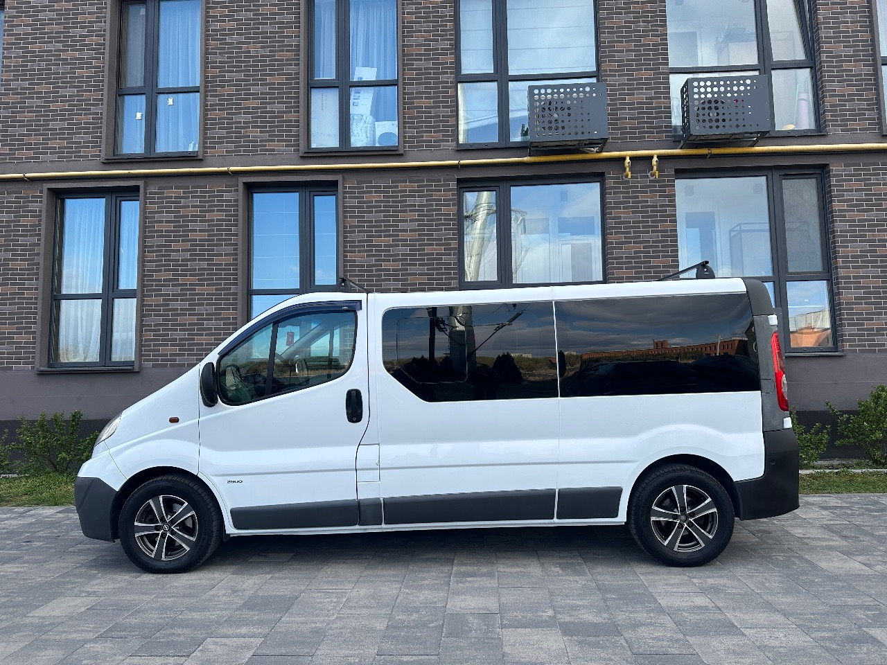 Opel Vivaro - фото 6