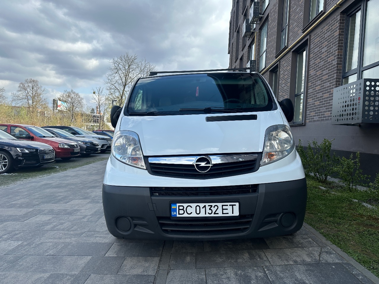 Opel Vivaro - фото 17