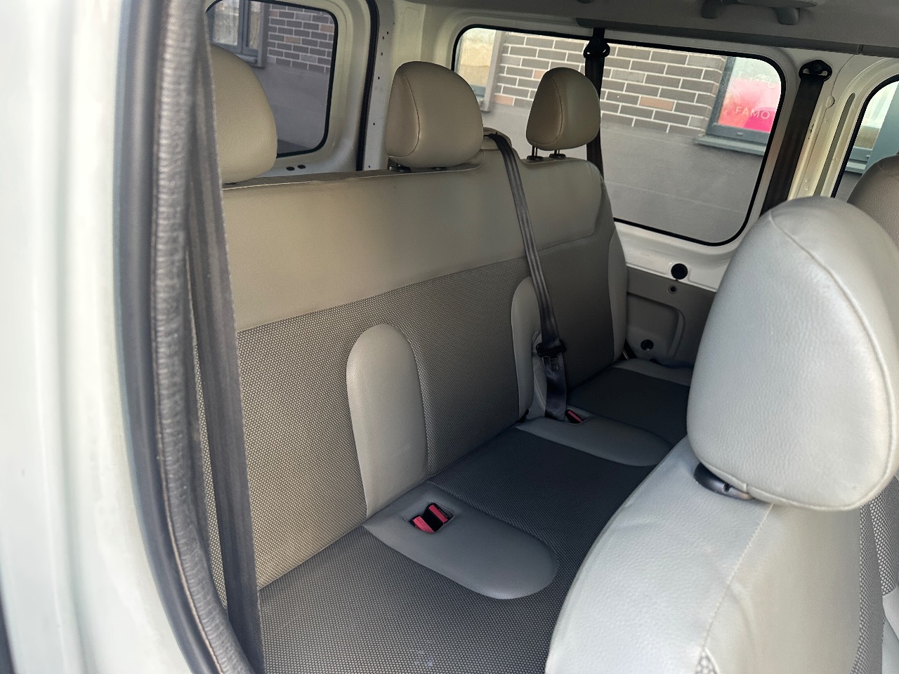 Opel Vivaro - фото 15