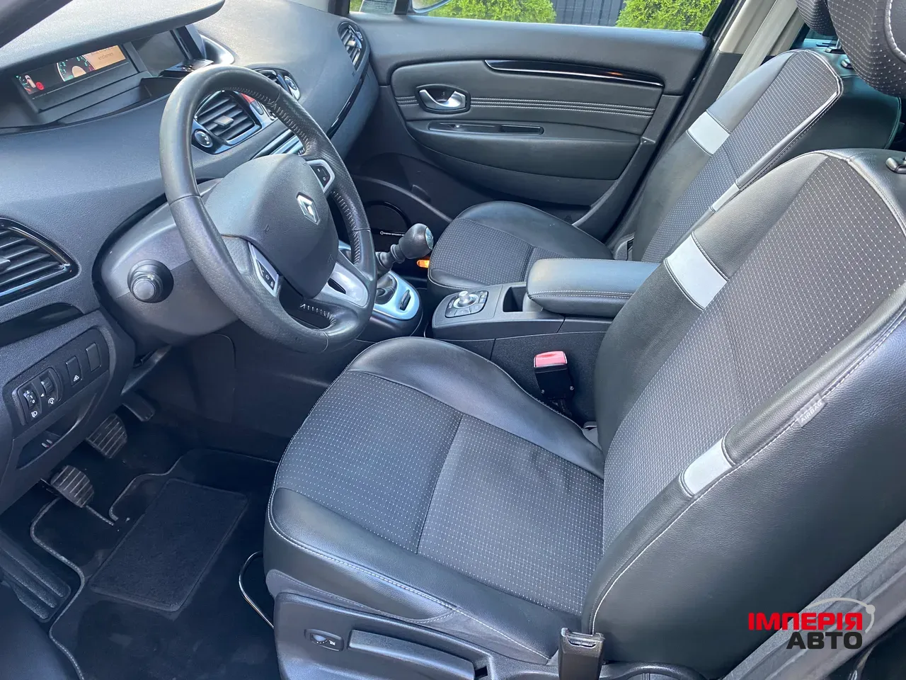 Renault Scenic - фото 18