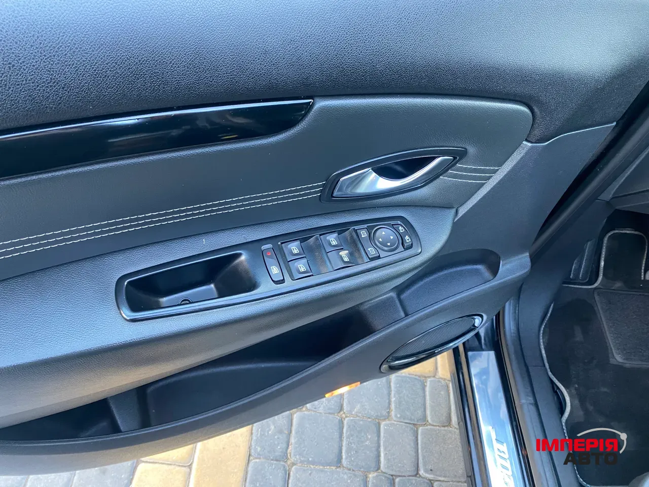 Renault Scenic - фото 17