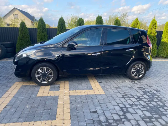 Renault Scenic - фото 4