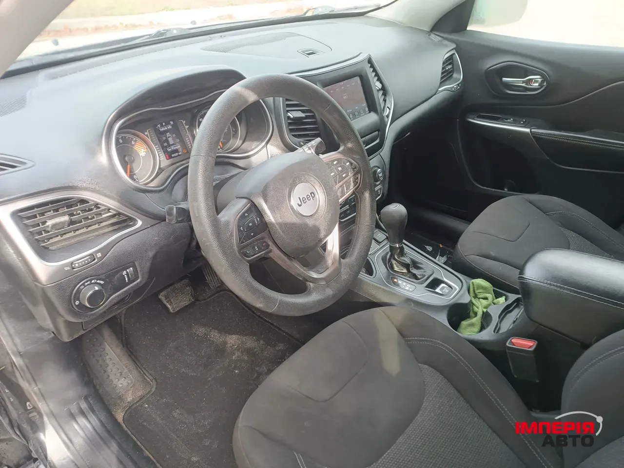 Jeep Cherokee - фото 2