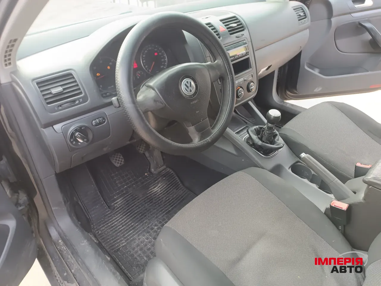 Volkswagen Jetta - фото 4