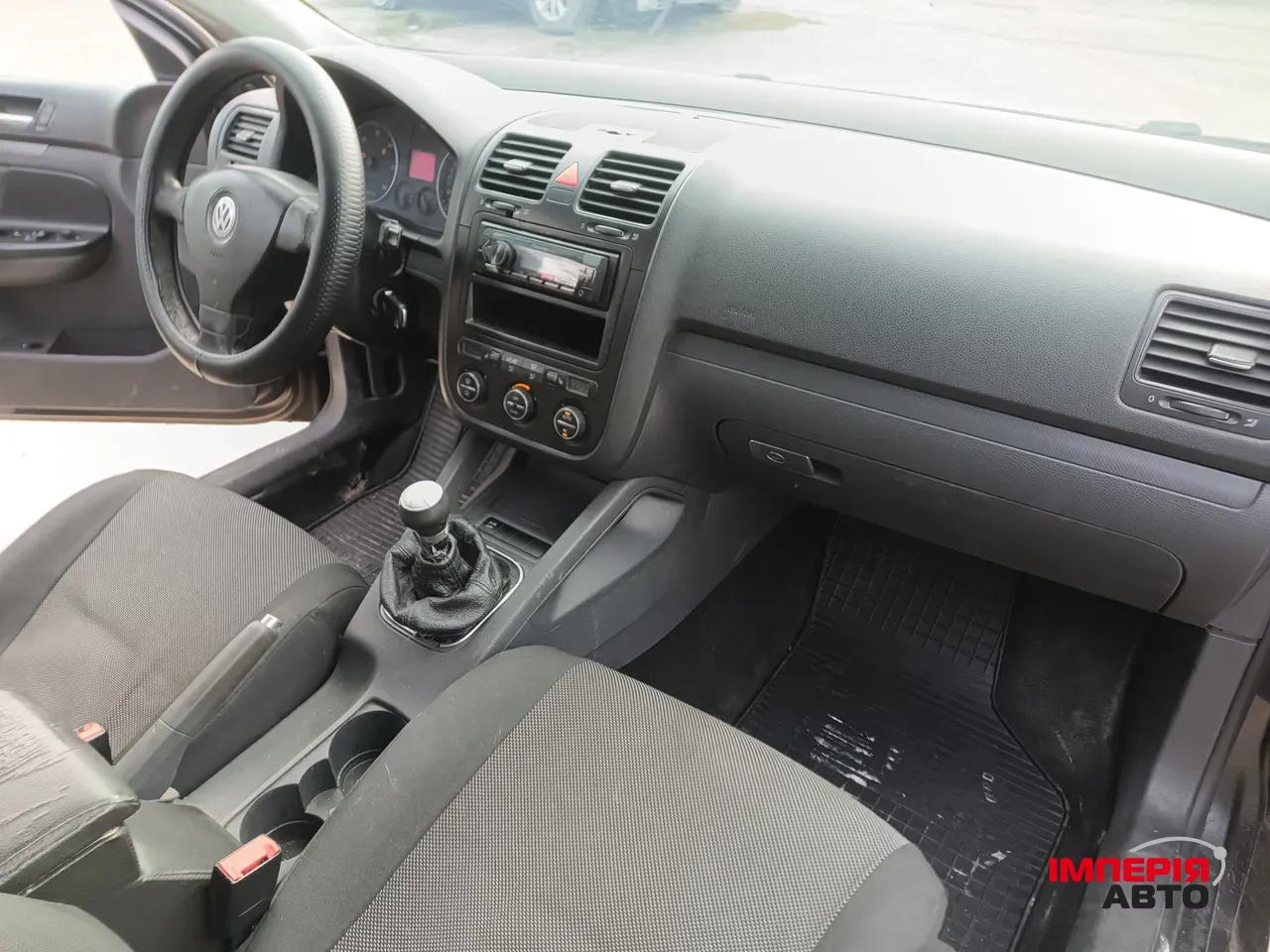 Volkswagen Jetta - фото 12