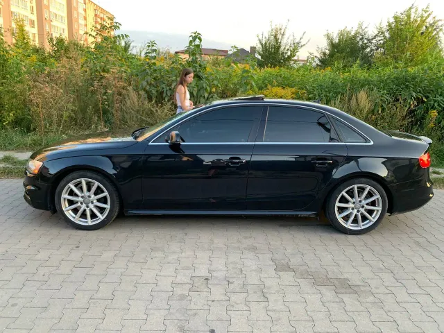 Audi A4 - фото 5