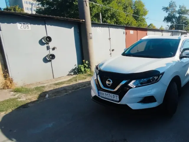 Nissan Qashqai - фото 1