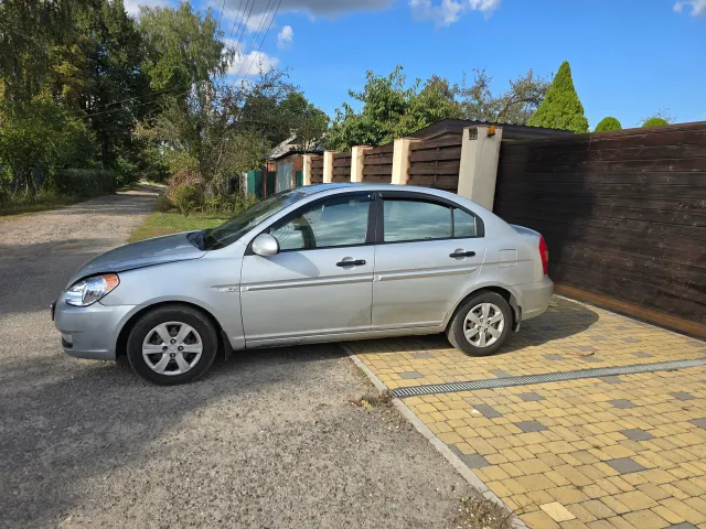 Hyundai Accent - фото 4
