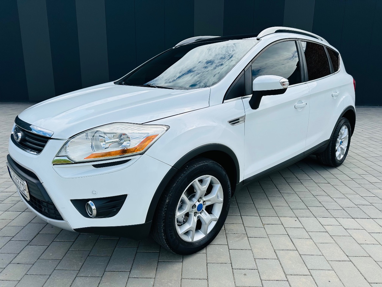 Ford Kuga - фото 17